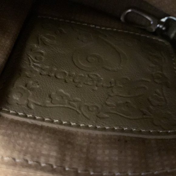 Brighten Elana Messenger Bag - Picture 5 of 12